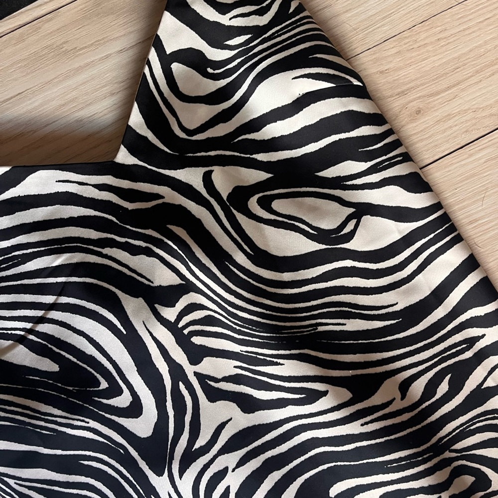 H&M Zebra Print Skirt in Black and White - Picture 4 of 5